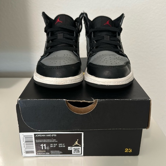 Little kids Jordan 1 Mid, size 11c, black/gym red/particle gray - Picture 2 of 4